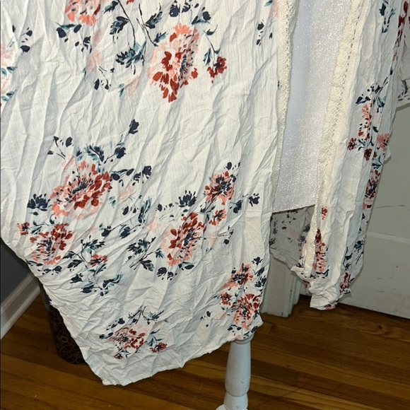 Maurices Floral Cream Poncho - Picture 5 of 8